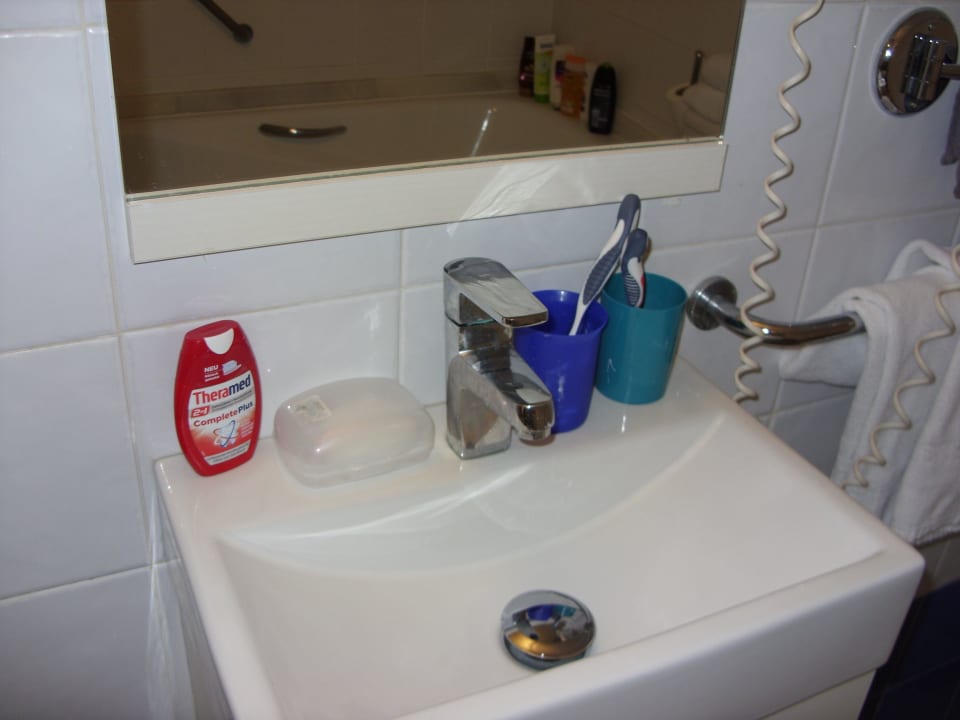 Das war der einzige Platz im Bad zum Abstellen Hotel Benalmadena Palace