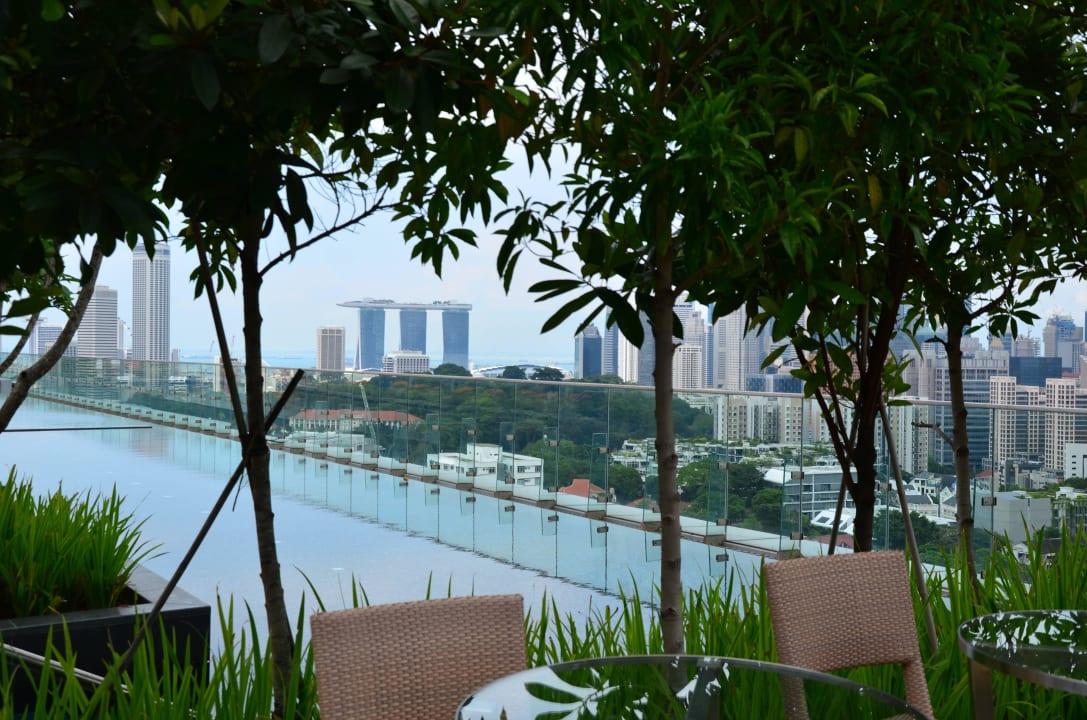 Blick auf Stadt Hotel Jen Orchardgateway Singapore