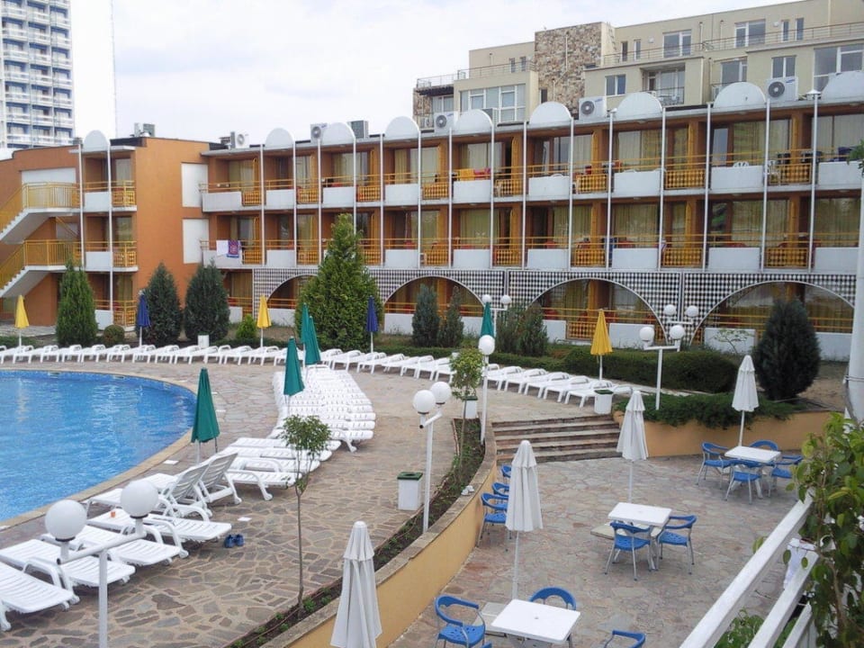Pool und der Südteil des Hotels Nessebar Beach Hotel