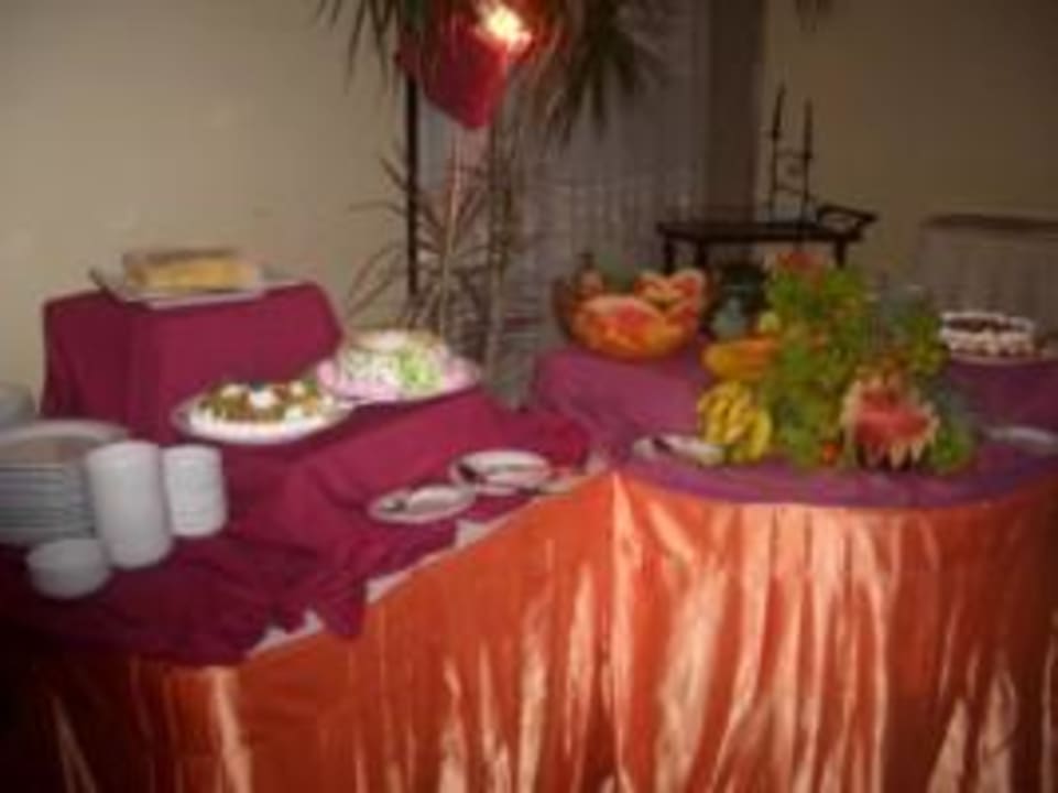 Nachspeisen Oak Ray Serene Garden Hotel