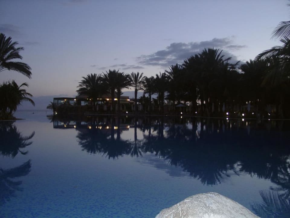 Pool mit Sicht auf Atlantik Lopesan Costa Meloneras, Resort & Spa