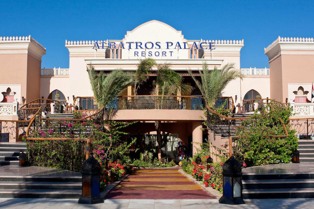 Hotel-Eingang Pickalbatros Palace Resort