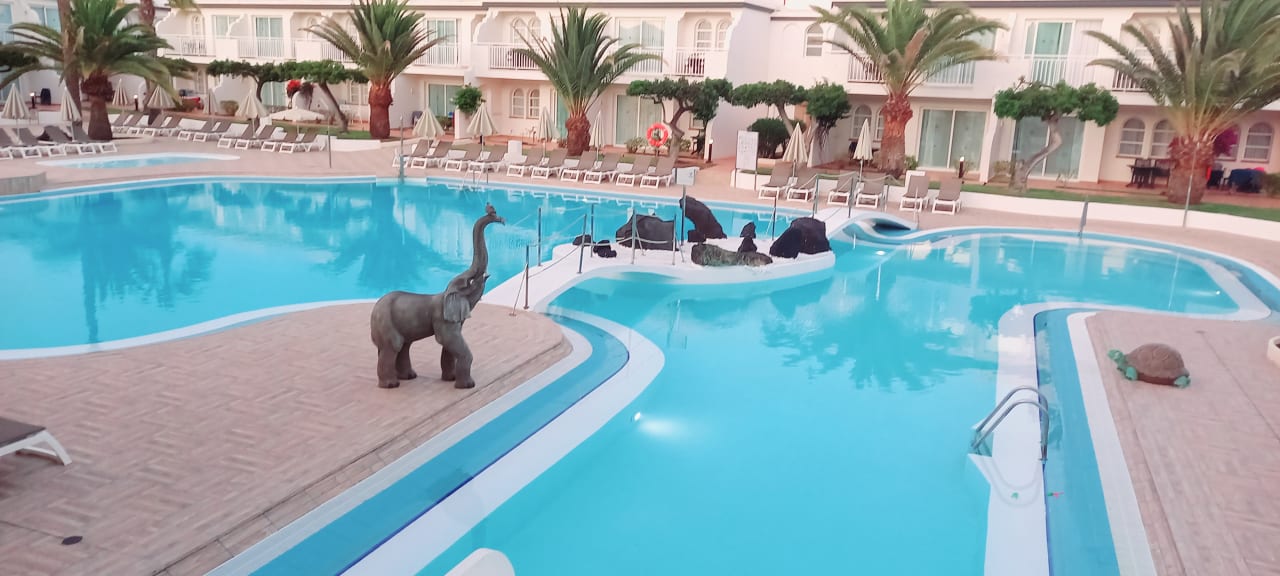 Pool H10 Ocean Suites