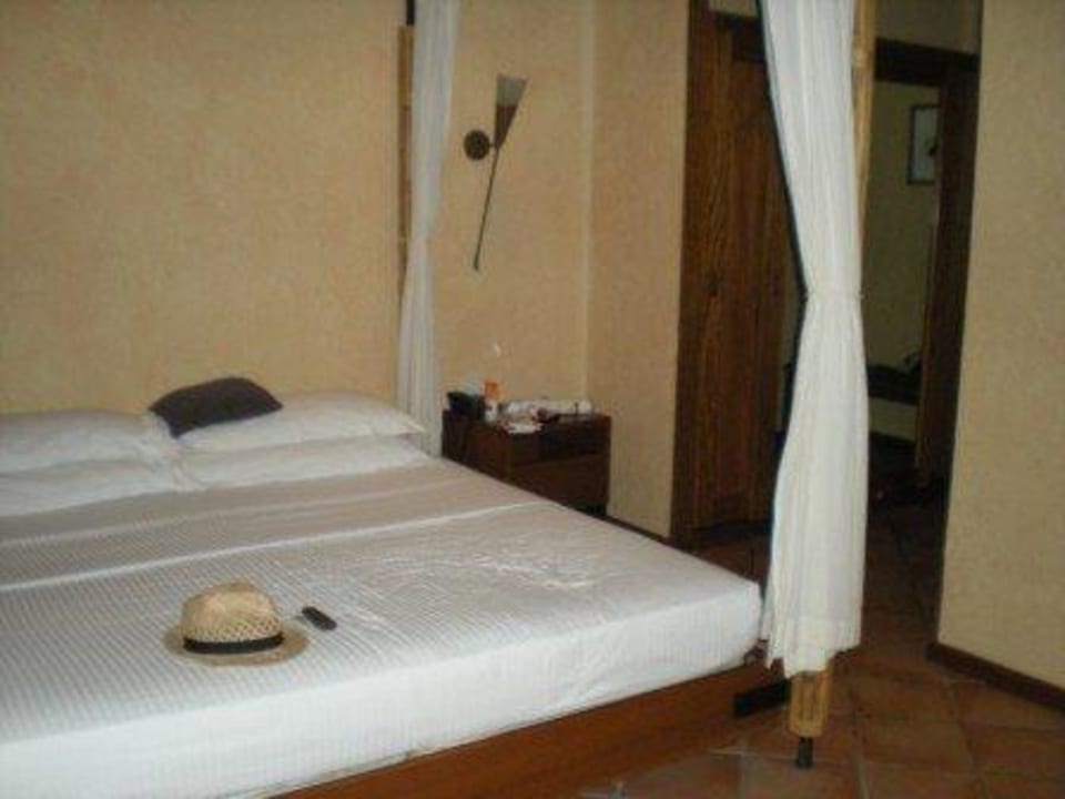 Bett Bungalow 29 Kuramathi Maldives