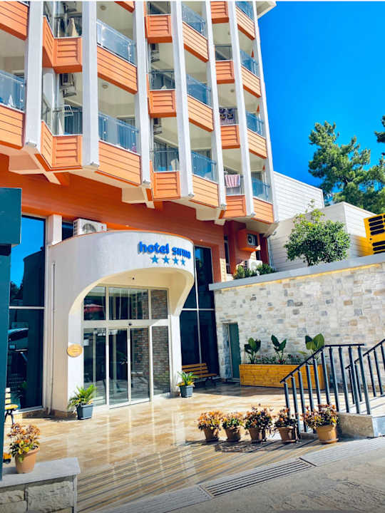 Außenansicht Hotel Sirma