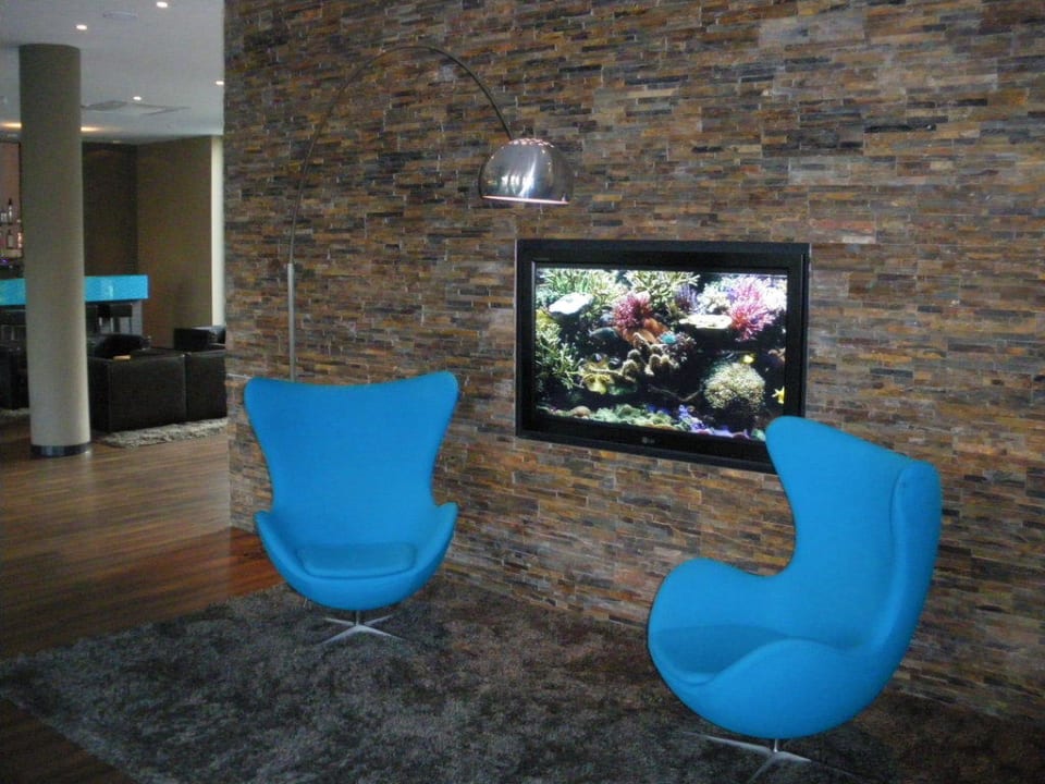 Lobby Motel One Hamburg Airport