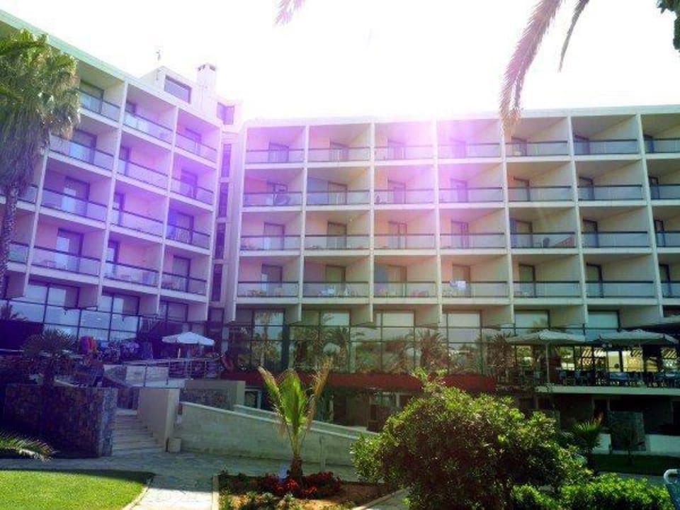 Blick vom Relax Pool auf Haupthaus mit Restaurant Calimera Sirens Beach