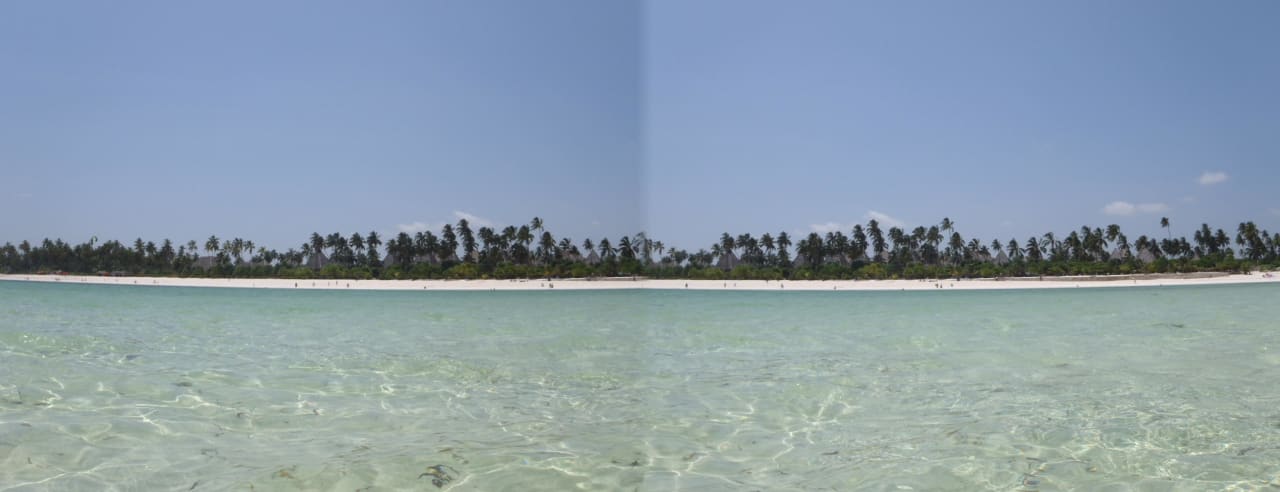 Hotel vom Meer gesehen Neptune Pwani Beach Resort & Spa
