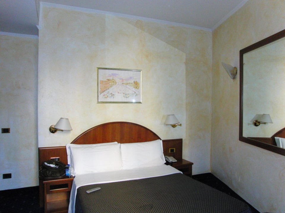 Schmales Doppelbett Hotel Nuovo Quattro Fontane