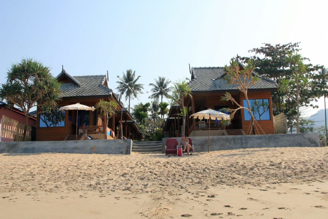 Blick vom Meer aus Hotel Baan Pakgasri Hideaway