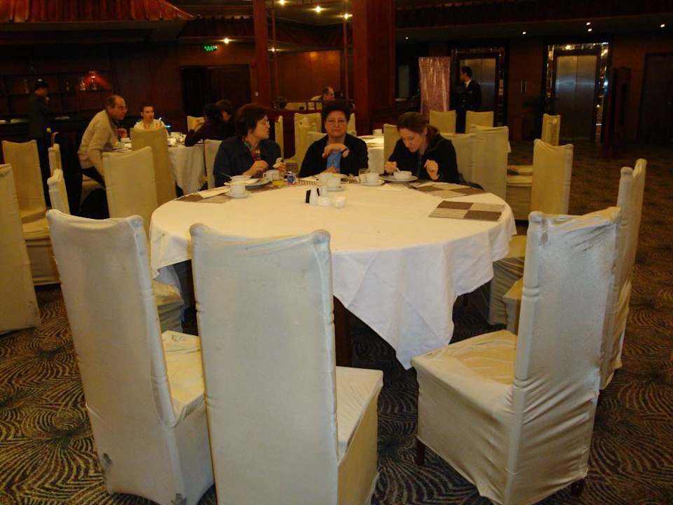 Tisch im Restaurant Greenland Jiulong Hotel