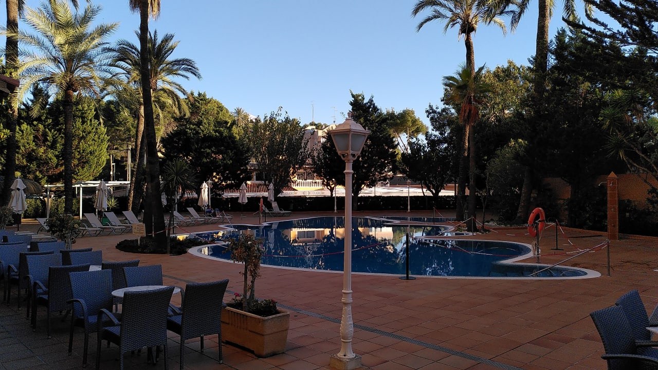 Pool Valentin Reina Paguera