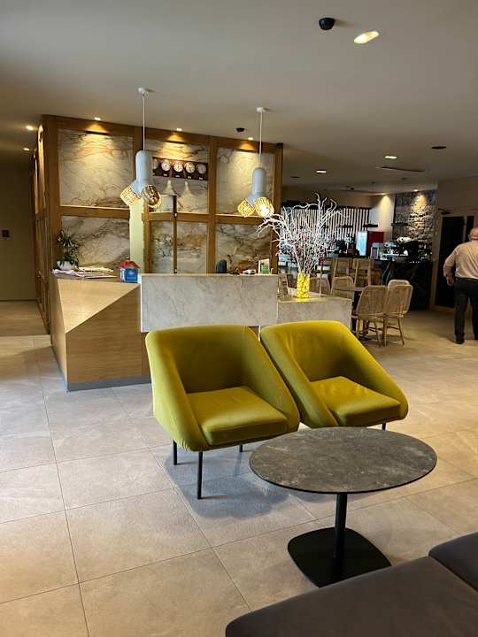 Lobby Petousis Hotel & Suites