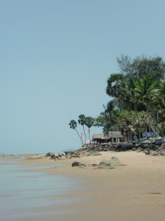 Strand rechte Seite Wyndham Hua Hin Pranburi Resort & Villas