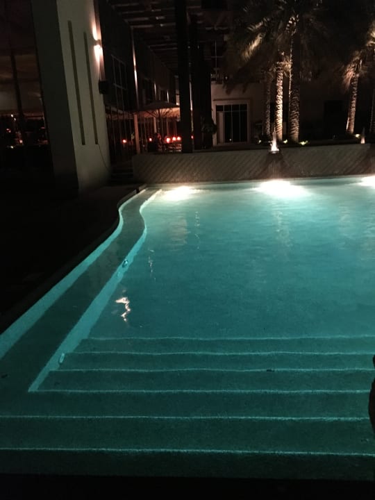 Pool Park Hyatt Abu Dhabi Hotel and Villas