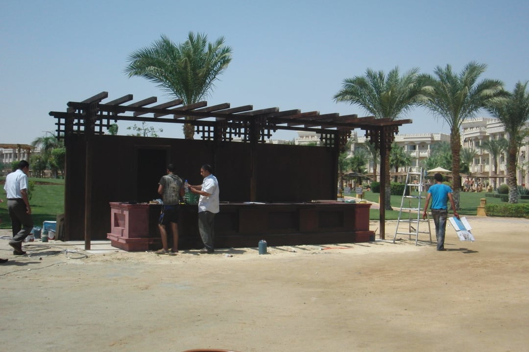 Neue zweite Strandbar wird aufgebaut Pickalbatros Palace Resort