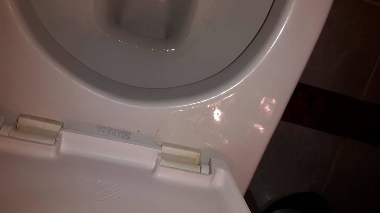 Toilette bei der Anreise, ekelhaft Hotel Crowne Plaza Tel Aviv Beach