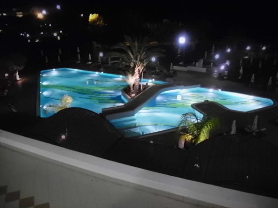 Poolanlage Constantinou Bros Athena Royal Beach Hotel