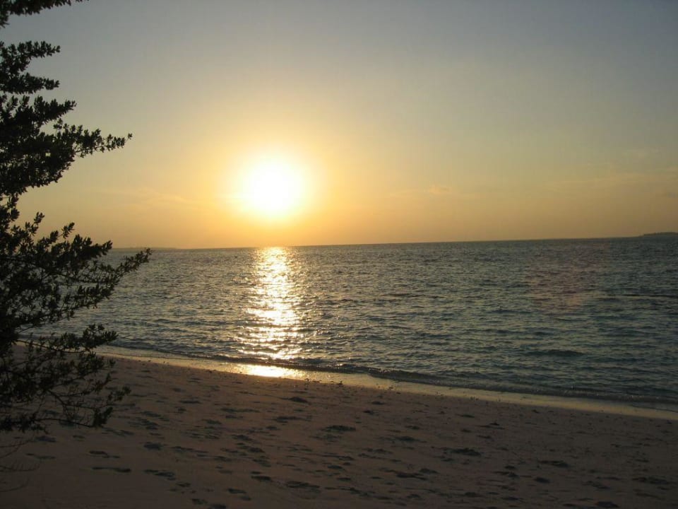 Sonnenuntergang im Paradies NH Collection Maldives Reethi Resort