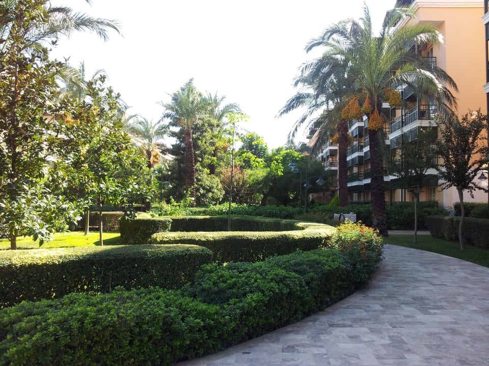 Spaziergang auf der Anlage Crystal Paraiso Aqua Collection