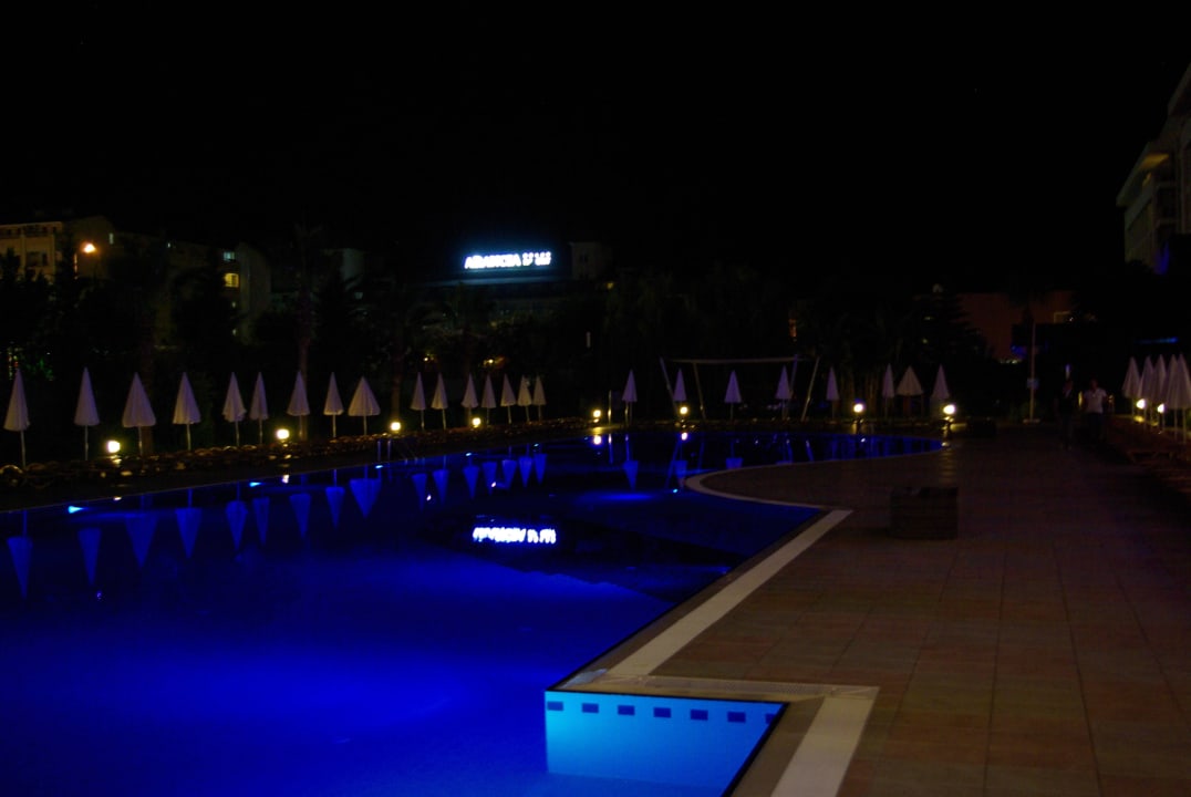 Zwembad savonds Solivia Hotel