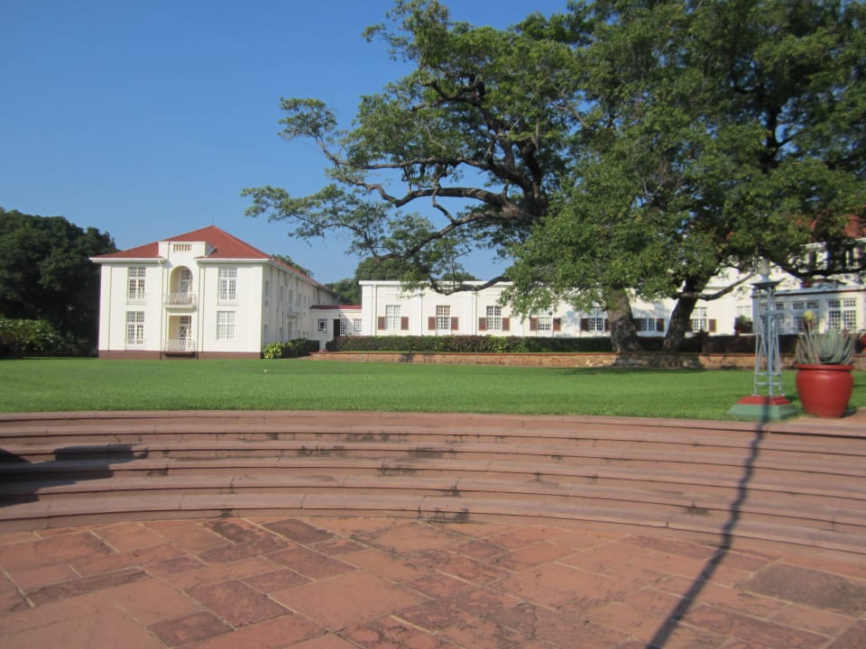 Mit Parkanlage The Victoria Falls Hotel