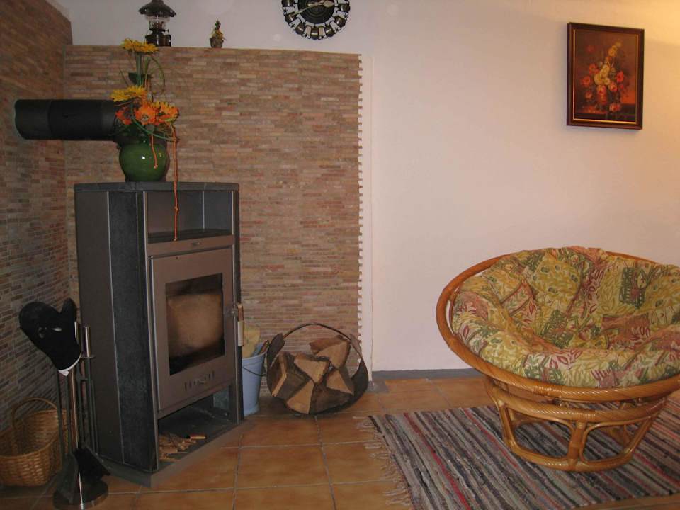 Kaminofen im Wohnzimmer Pension Wachahof