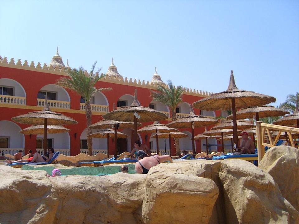 Am Pool Pickalbatros Alf Leila Wa Leila Resort - Neverland Hurghada