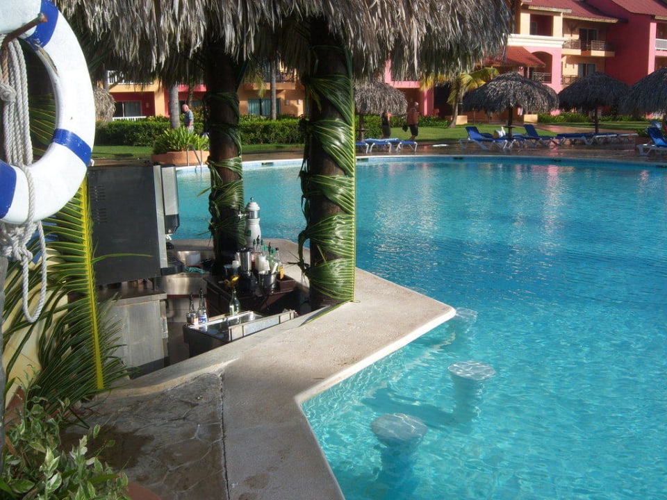 Poolbar Punta Cana Princess All Suites Resort & Spa