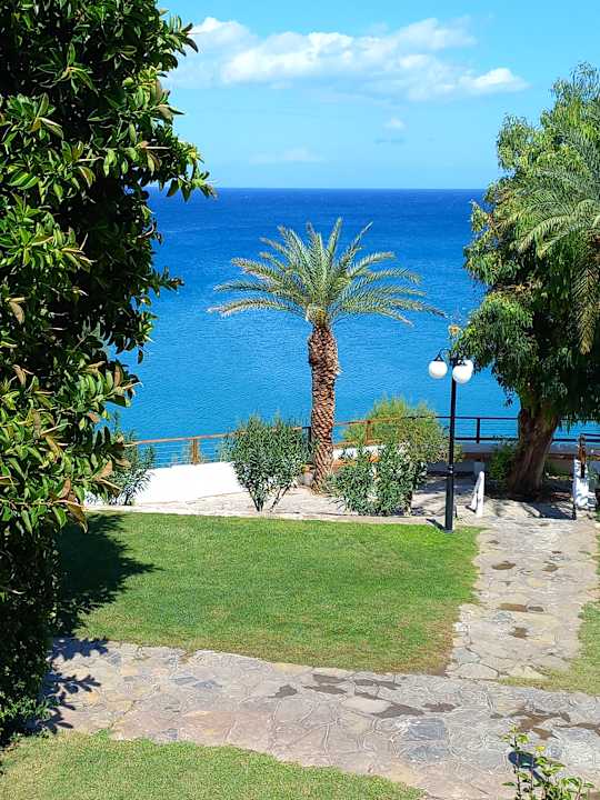 Gartenanlage Hotel Istron Bay