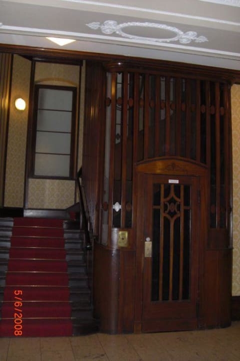 Eingangsbereich des Hauses/Pension 3.Stock Hotel Midi Inn City West am Kurfüstendamm