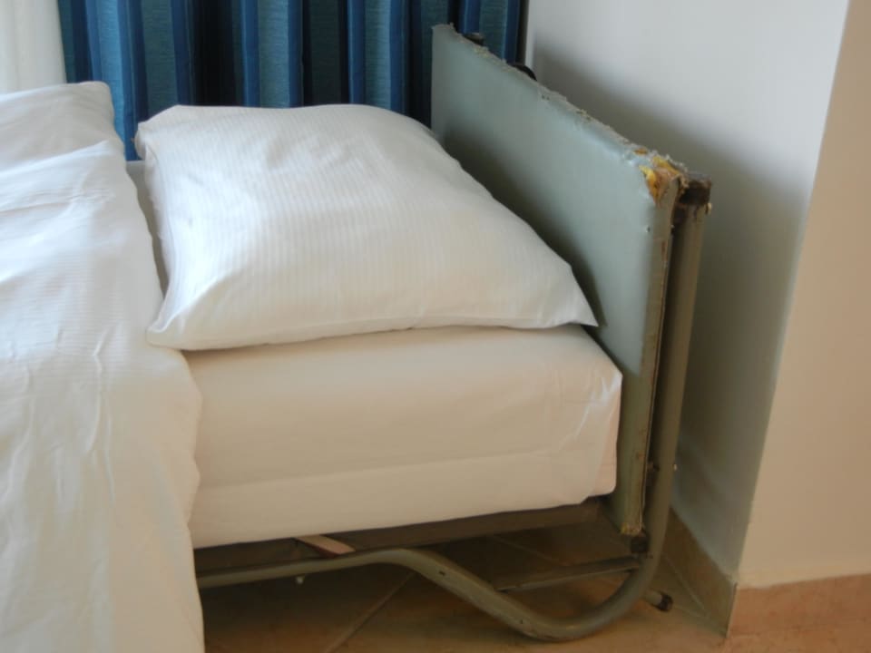 Beistellbett für´s Kind in der Juniosuite! Cleopatra Luxury Resort Makadi Bay