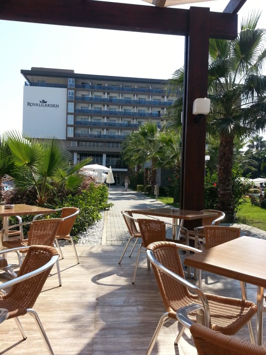 Blick zum Select Hotel Royal Garden Beach