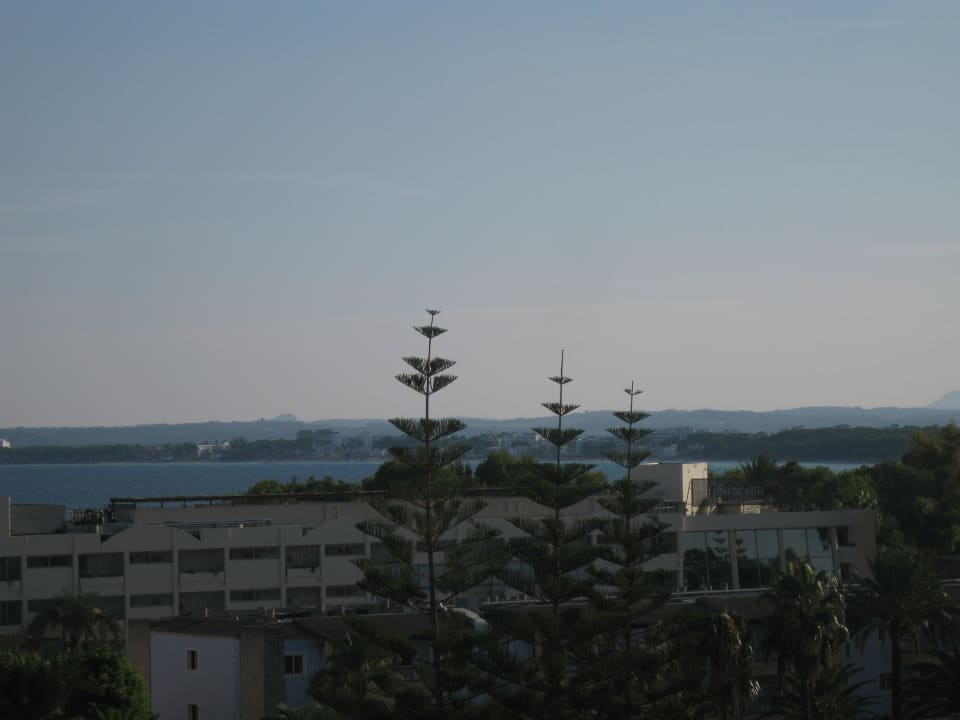 Vom Balkon aus der 6.Etage Bahía de Alcúdia Hotel & Spa