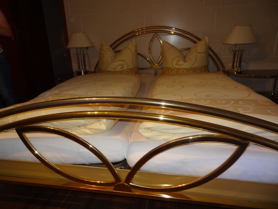Das goldene Bett Hotel Felsenkeller