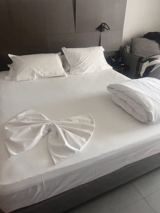 Zimmer Kakkos Beach Hotel