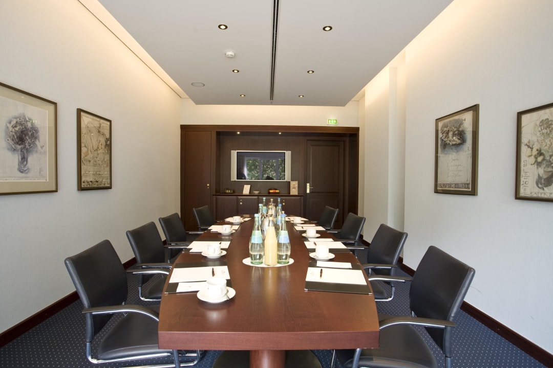 Grand Elysée Hamburg Boardroom Grand Elysée Hamburg