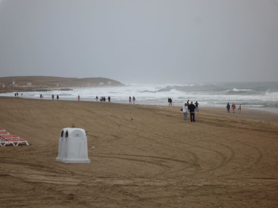 Sturm am Strand von Maspalomas Hotel Riu Palace Oasis