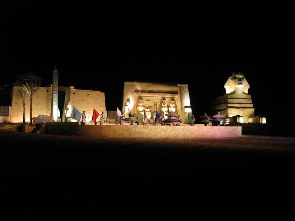 "Театр" оживает вечером! Pickalbatros Alf Leila Wa Leila Resort - Neverland Hurghada