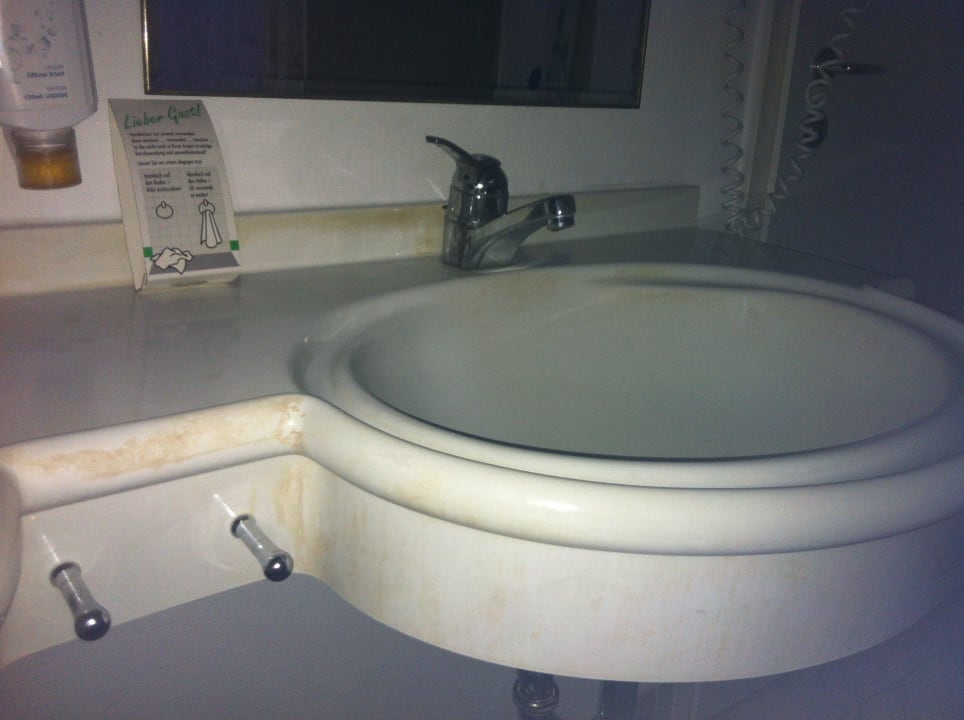 Verschmutztes Waschbecken Meeressterne Hotel Residenz Heringsdorf