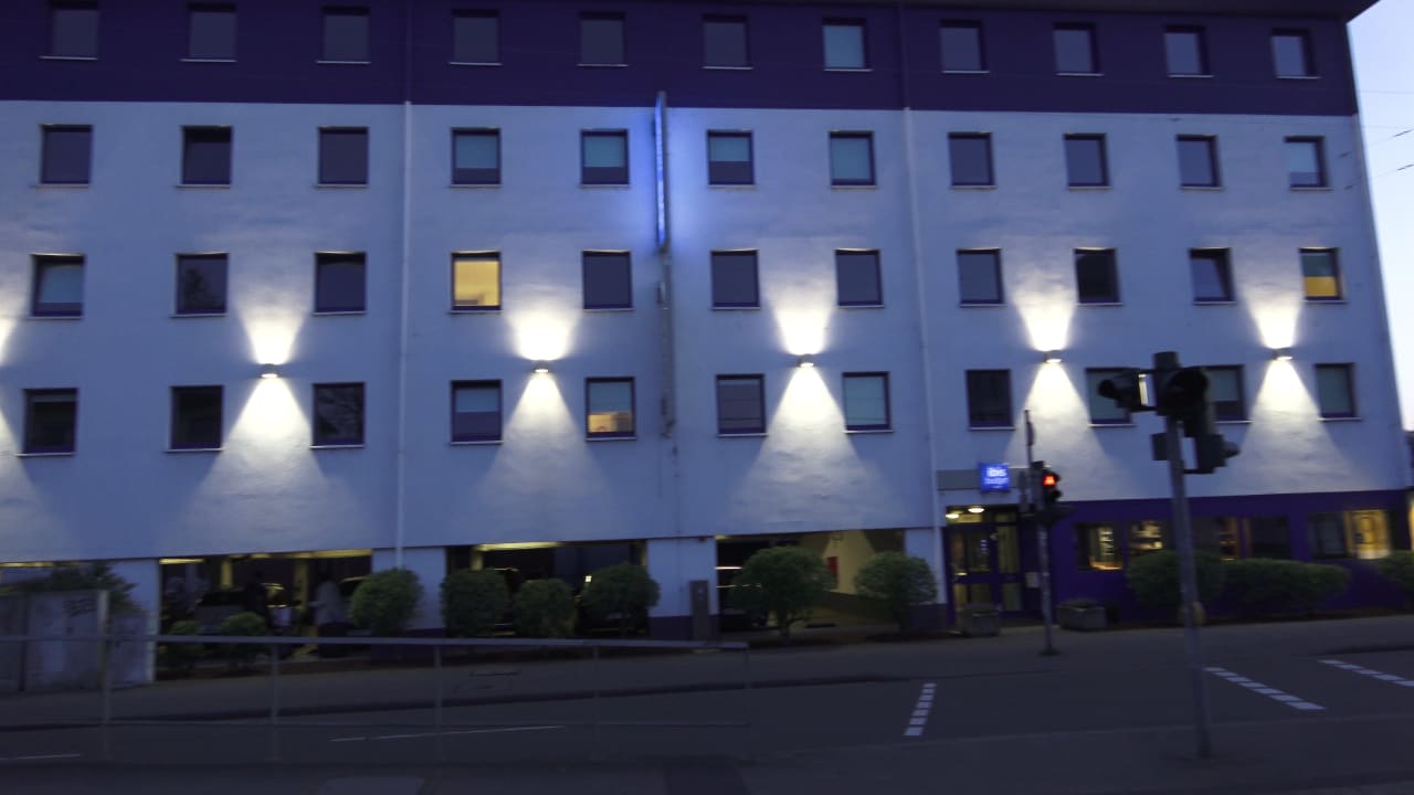 Außenansicht ibis budget Hotel Saarbrücken Ost