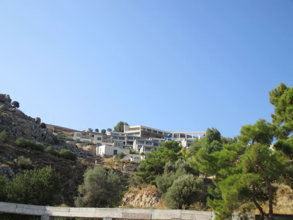 Blick vom Strand auf das Hotel Lindos Mare, Seaside Hotel