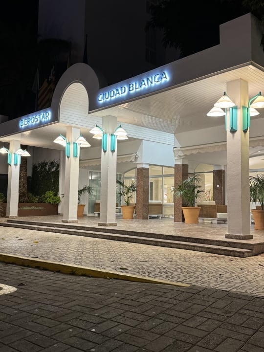 Lobby Iberostar Waves Ciudad Blanca