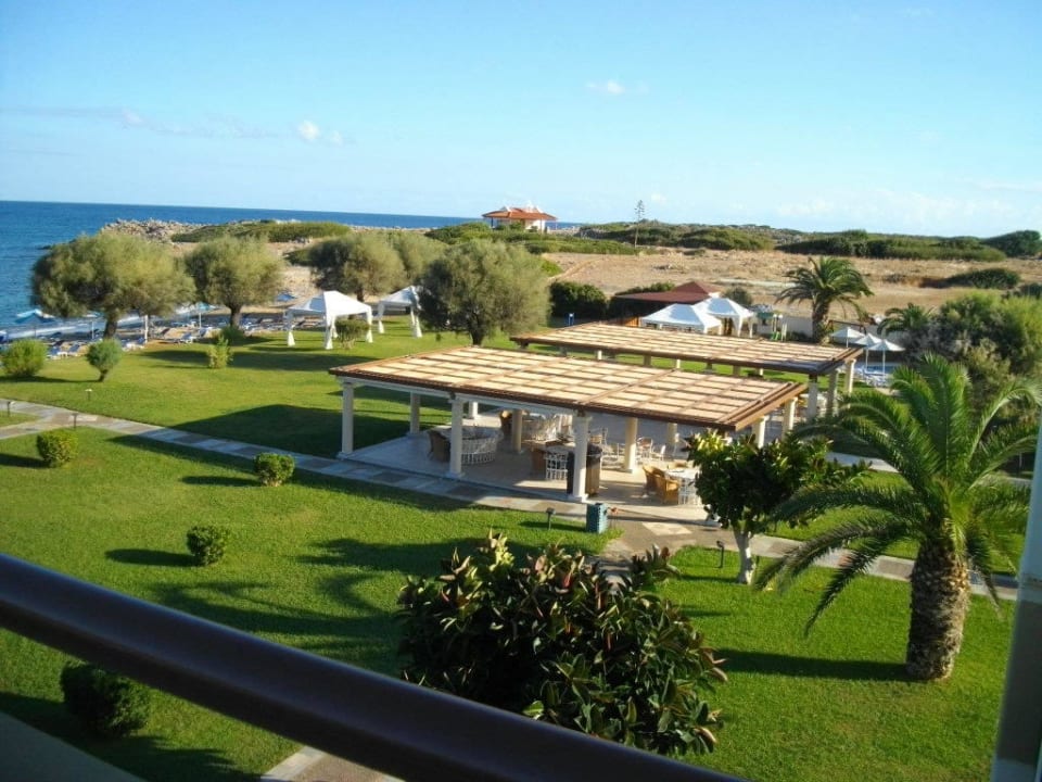Sitzgelegenheit bei der Poolbar Grecotel Meli Palace