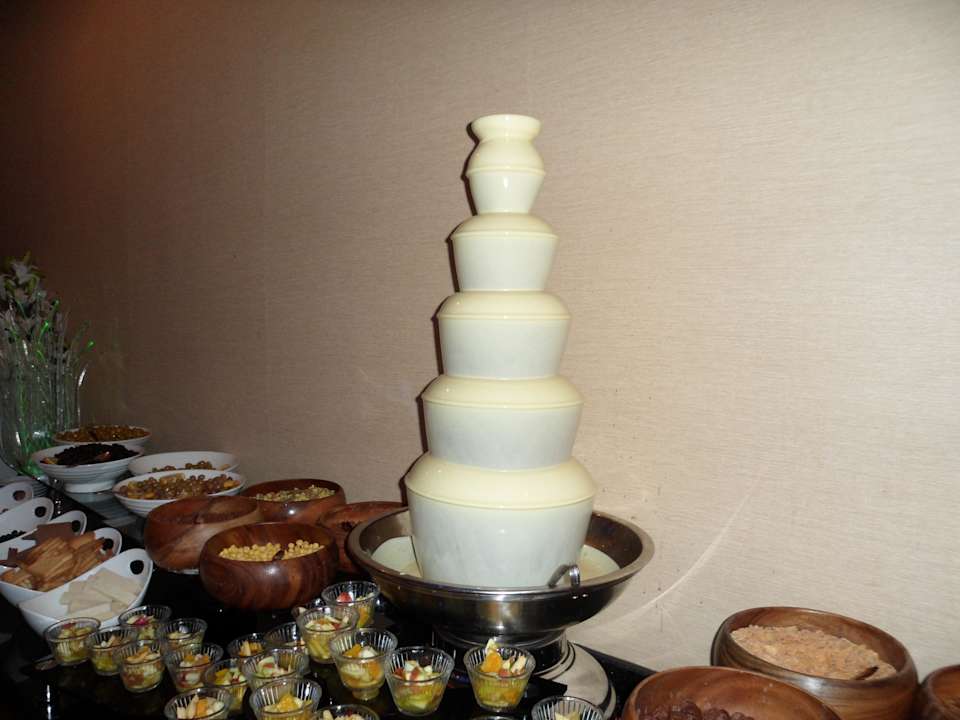 Фонтан белого шоколада Granada Luxury Okurcalar