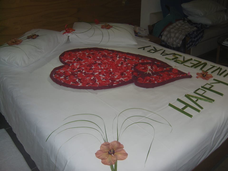 Zur Hochzeitsnacht hergerichtet...;-) Summer Island Maldives