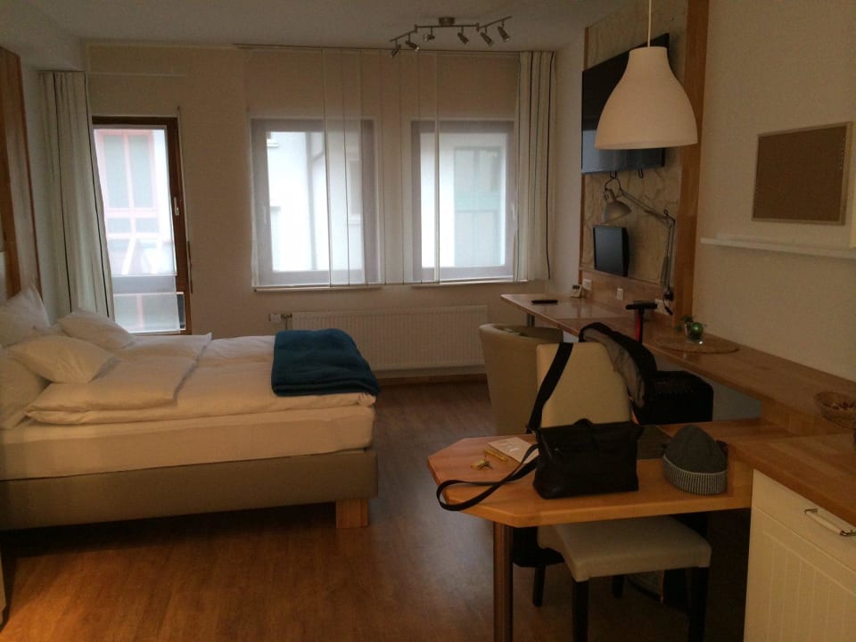 Sehr schönes, modernes und gemütliches Zimmer Warum-ins-Hotel - Boardinghouse Neckarsulm