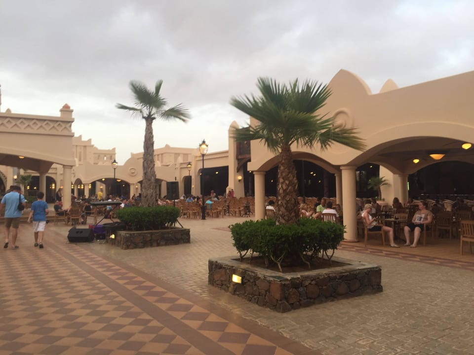 Zentralbereich. Hauptrestaurant Hotel Riu Touareg