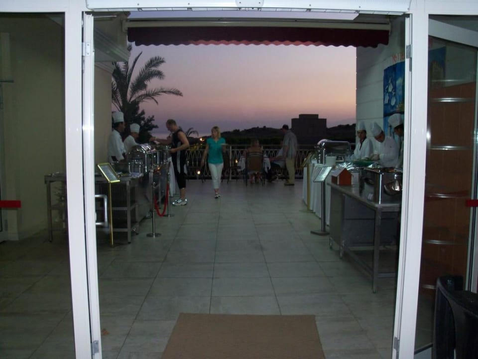 Teil des Restaurants draussen Trendy Aspendos Beach Hotel