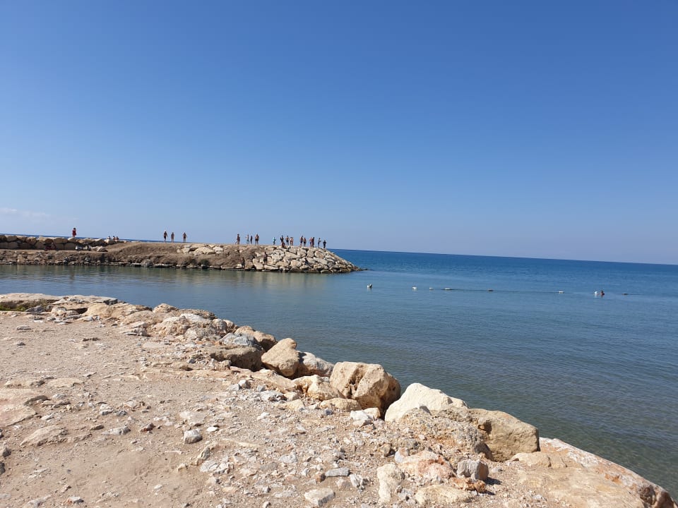 Strand Well Palace Side